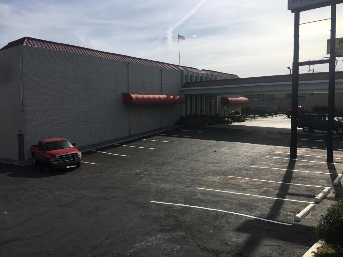 Peachtree Inn & Suites Doraville Exterior photo